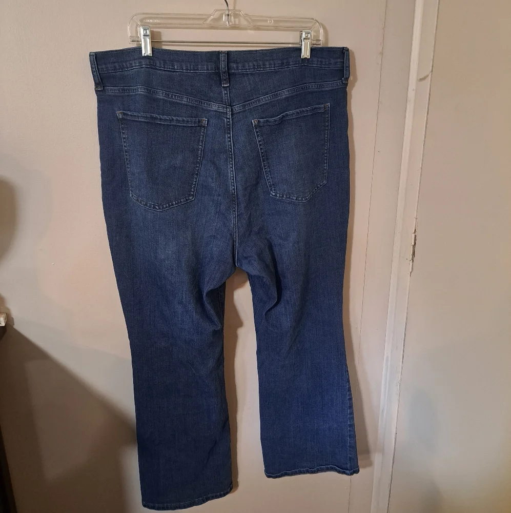 Banana Republic Bootcut Jeans - Picture 3 of 6